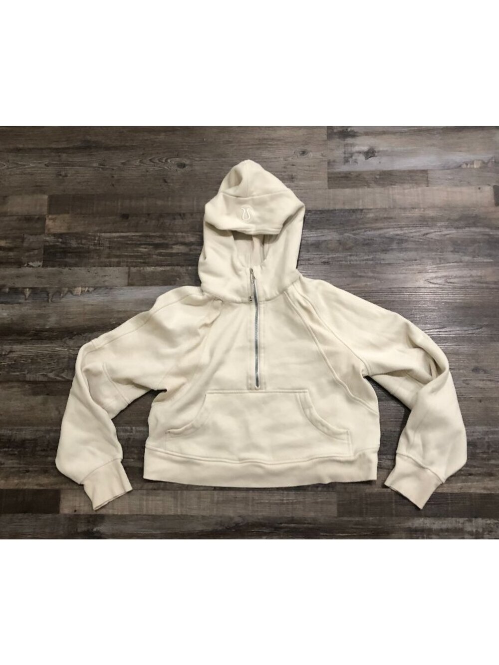 Lululemon Womens XS/S Cream Cropped Crop Scuba Hoodie Sweatshirt Pullover